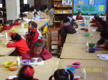 trabajando muy contentos